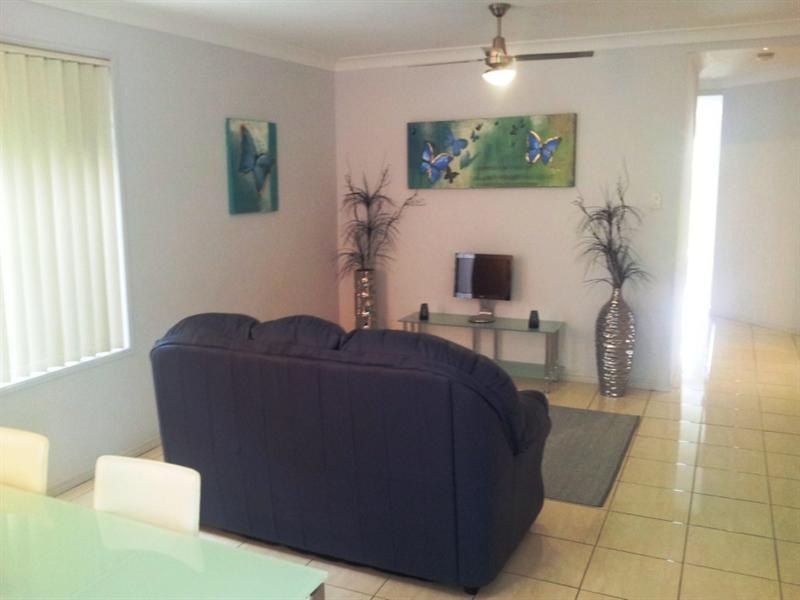 17 Lavender Street, Springfield Lakes QLD 4300