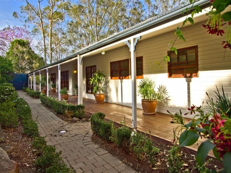 1 Bielby Road, Kenmore QLD 4069