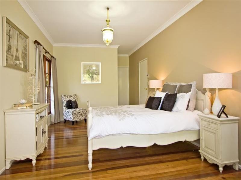 1 Bielby Road, Kenmore QLD 4069