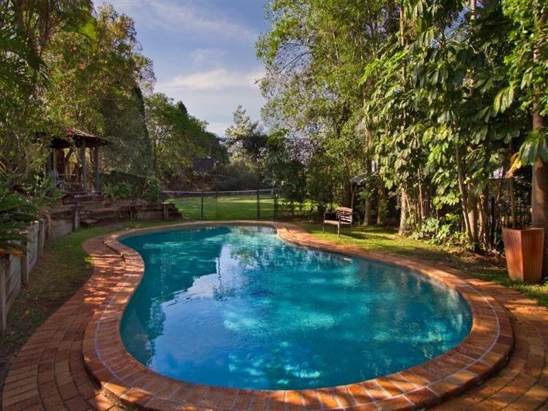 1 Bielby Road, Kenmore QLD 4069