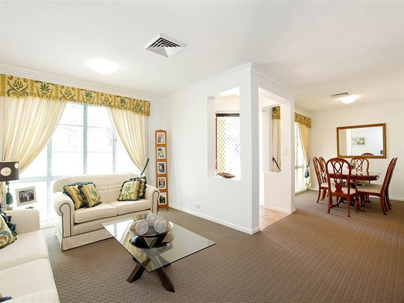 16 Burke Place, Forest Lake QLD 4078