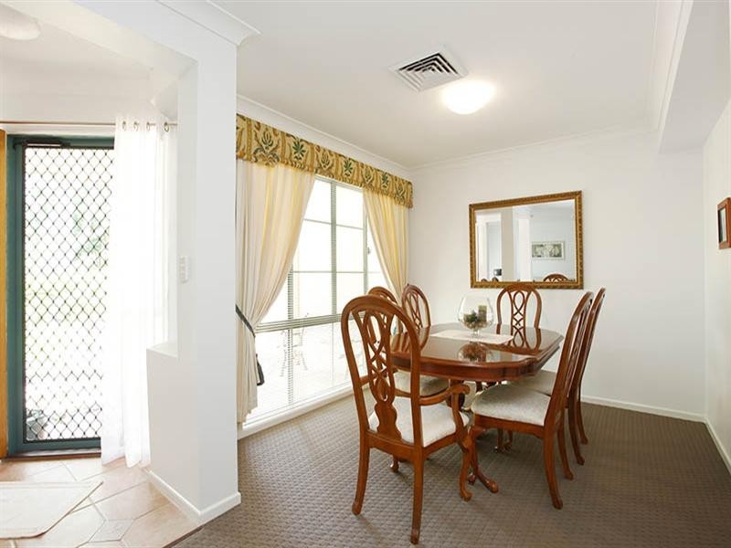 16 Burke Place, Forest Lake QLD 4078