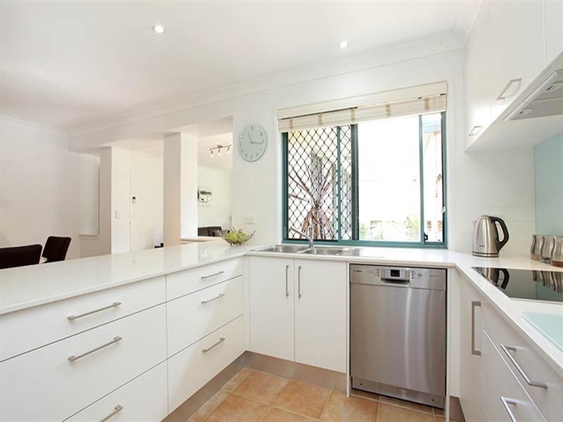 16 Burke Place, Forest Lake QLD 4078