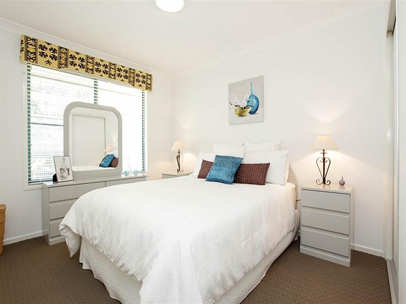 16 Burke Place, Forest Lake QLD 4078