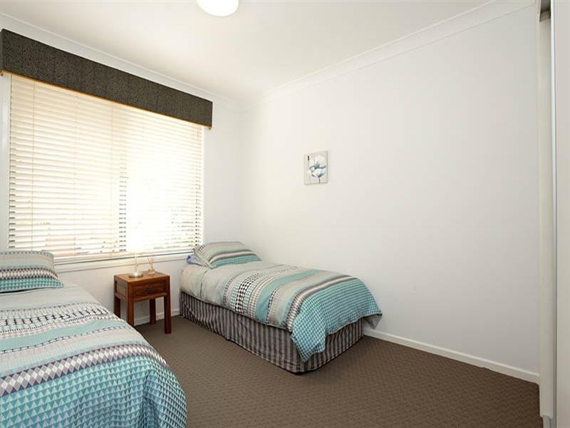 16 Burke Place, Forest Lake QLD 4078