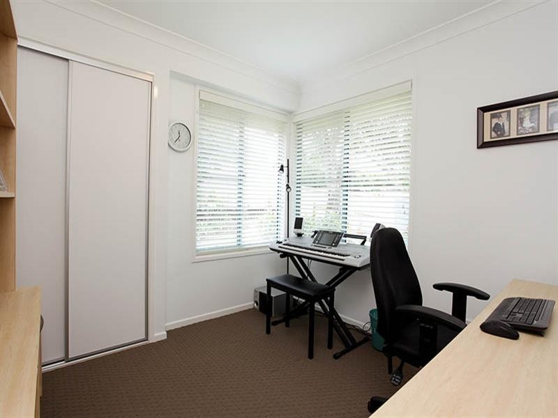 16 Burke Place, Forest Lake QLD 4078