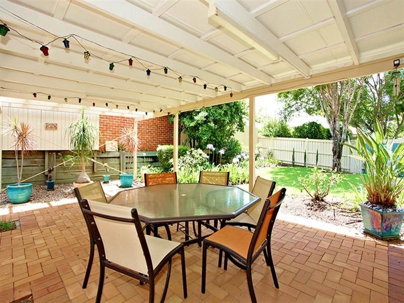 16 Burke Place, Forest Lake QLD 4078