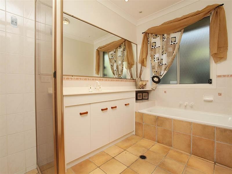 6 Cobaki Place, Forest Lake QLD 4078