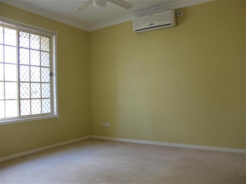 5 Hyde Place, Forest Lake QLD 4078