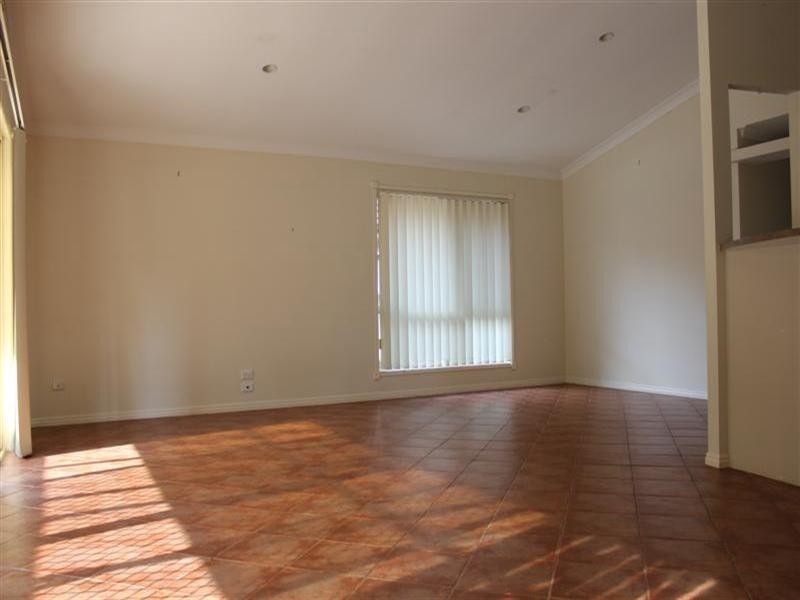 5 Hyde Place, Forest Lake QLD 4078