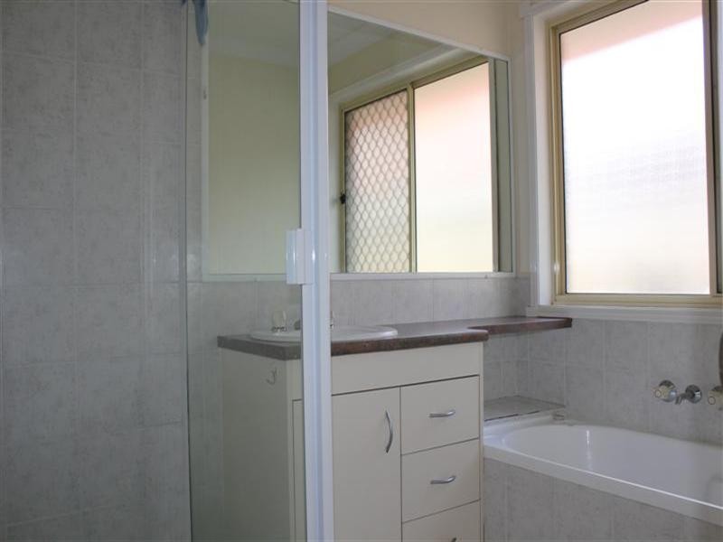 5 Hyde Place, Forest Lake QLD 4078