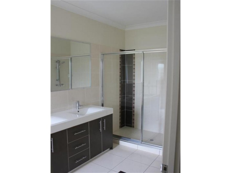 8 Aspen Street, Heathwood QLD 4110