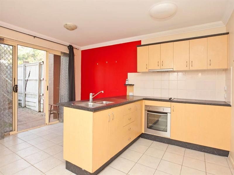 2/22 High Street, Forest Lake QLD 4078