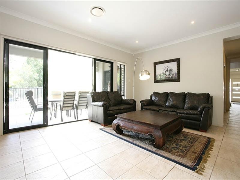 8 St Tropez Place, Forest Lake QLD 4078