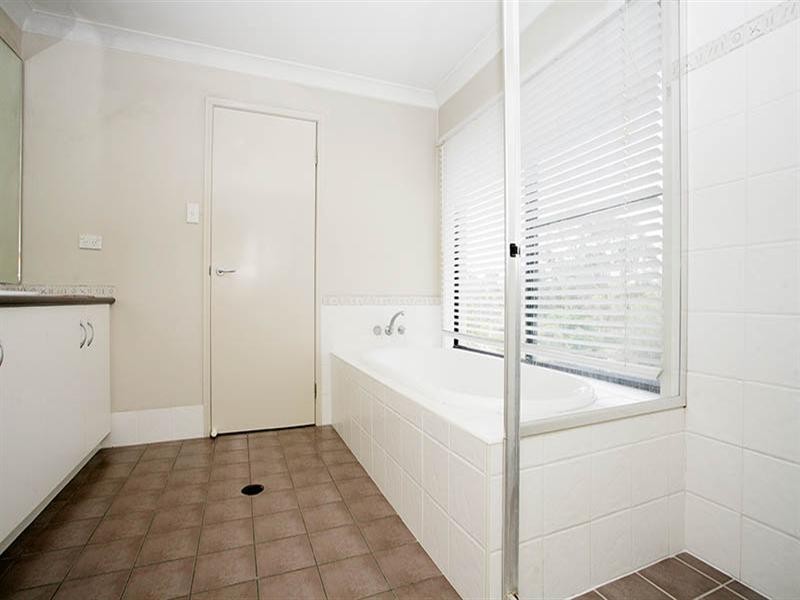 8 St Tropez Place, Forest Lake QLD 4078