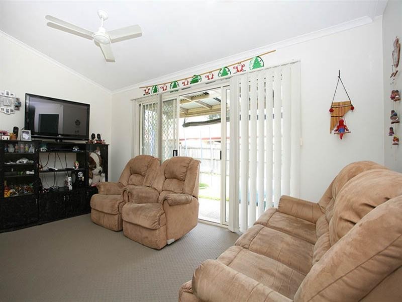 17 Columbus Place, Forest Lake QLD 4078