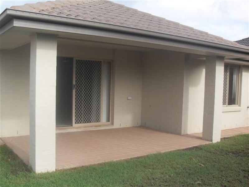 13 Lakes Entrance Drive, Springfield Lakes QLD 4300