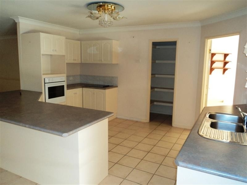 45 Hampstead Street, Forest Lake QLD 4078