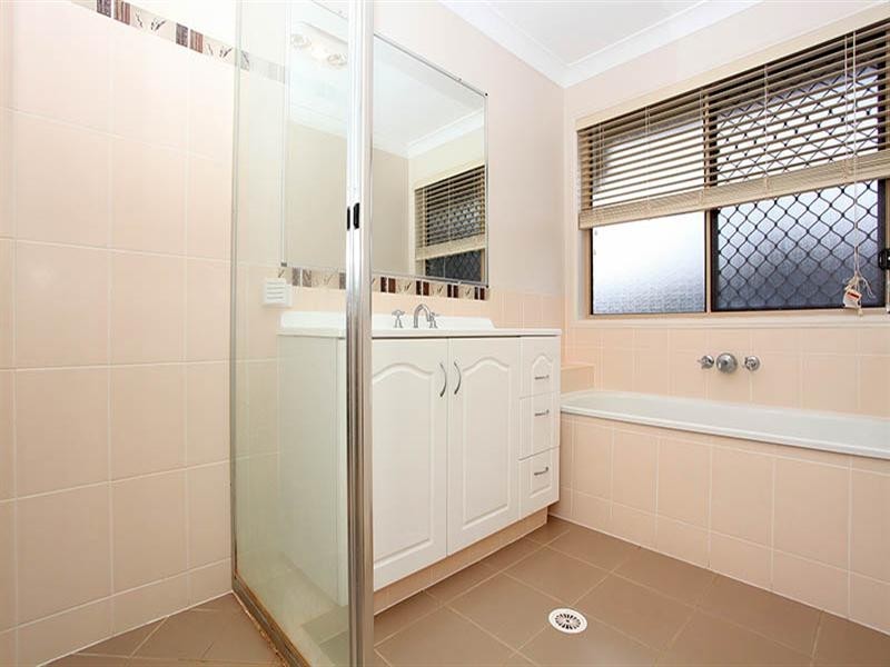 2 Sunny Street, Doolandella QLD 4077