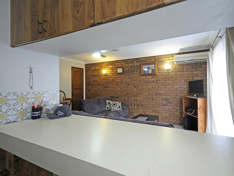 1/4 Chainey Avenue, Miami QLD 4220