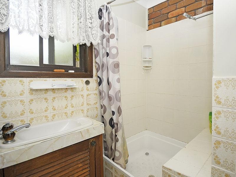 1/4 Chainey Avenue, Miami QLD 4220