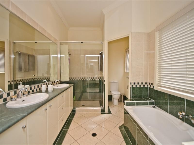 3 Lacerta Avenue, Robina QLD 4226