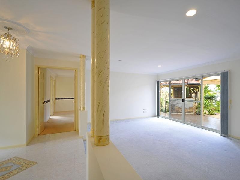 134 Honeyeater Drive, Burleigh Waters QLD 4220