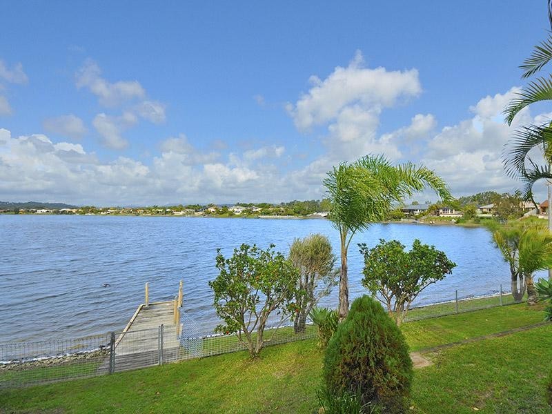 134 Honeyeater Drive, Burleigh Waters QLD 4220