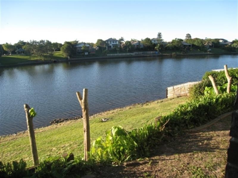 45 Southlake Drive, Varsity Lakes QLD 4227