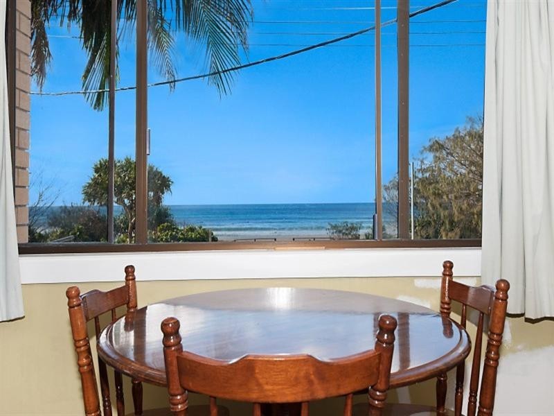 2/204 Pacific Parade, Bilinga QLD 4225