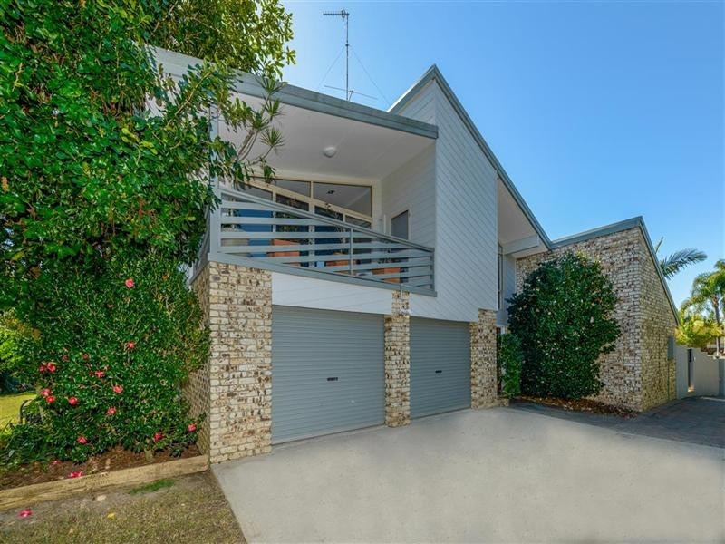 8 Dundee Court, Robina QLD 4226