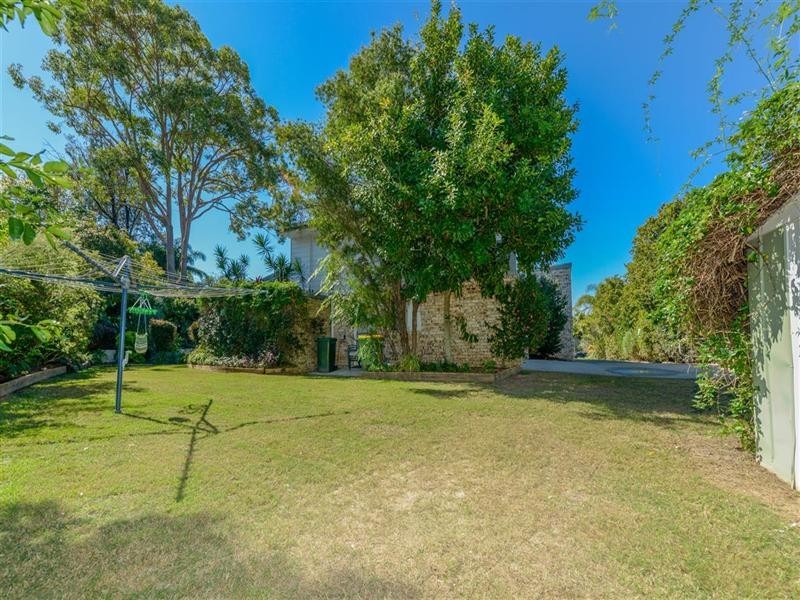 8 Dundee Court, Robina QLD 4226