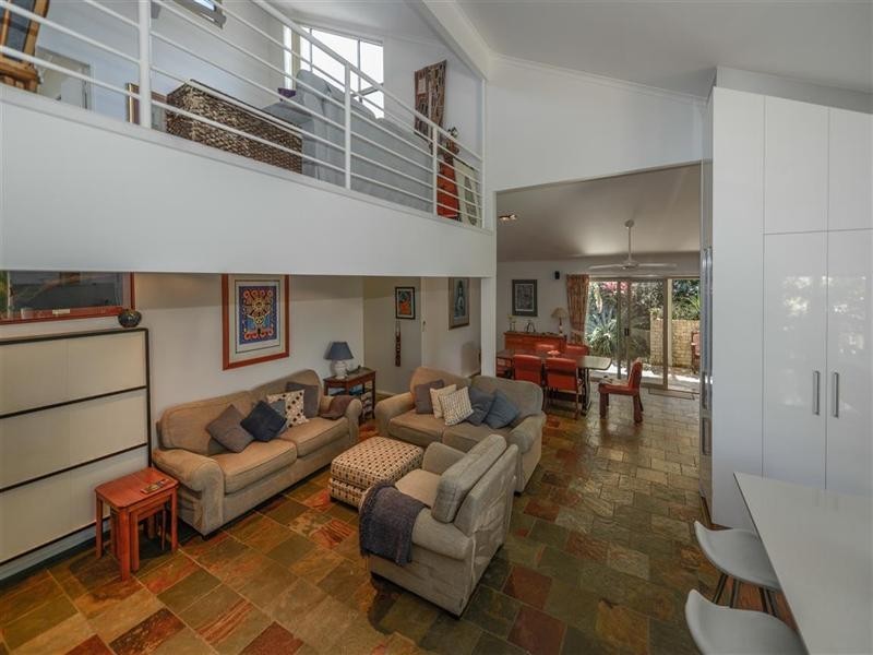 8 Dundee Court, Robina QLD 4226