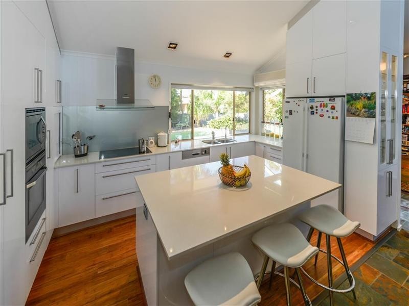 8 Dundee Court, Robina QLD 4226
