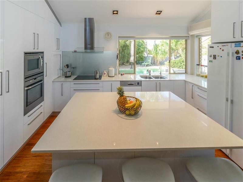 8 Dundee Court, Robina QLD 4226