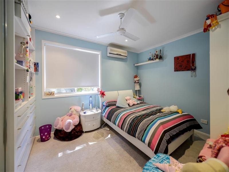 8 Dundee Court, Robina QLD 4226