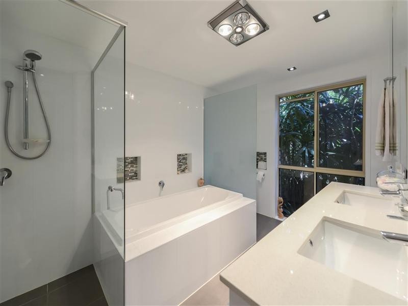 8 Dundee Court, Robina QLD 4226