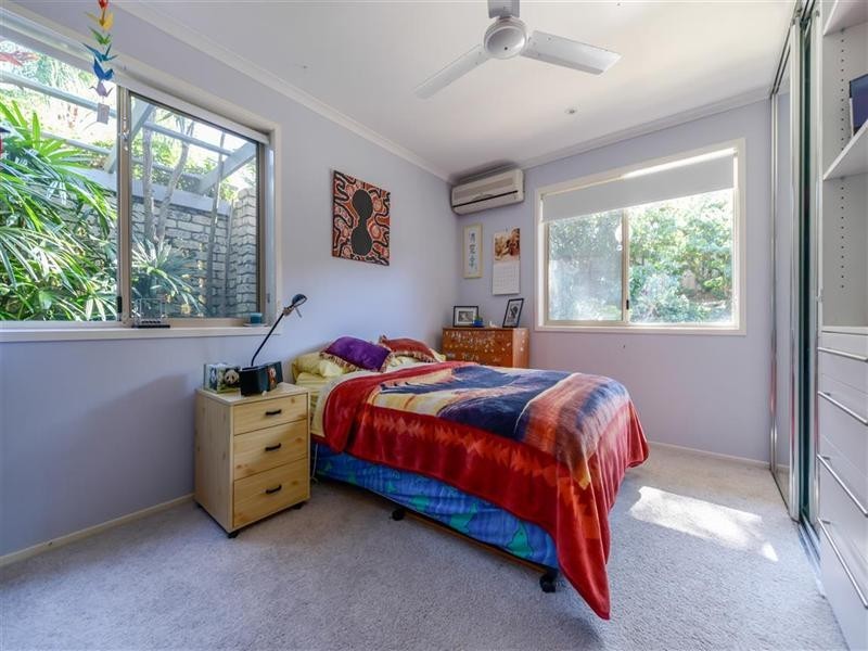 8 Dundee Court, Robina QLD 4226