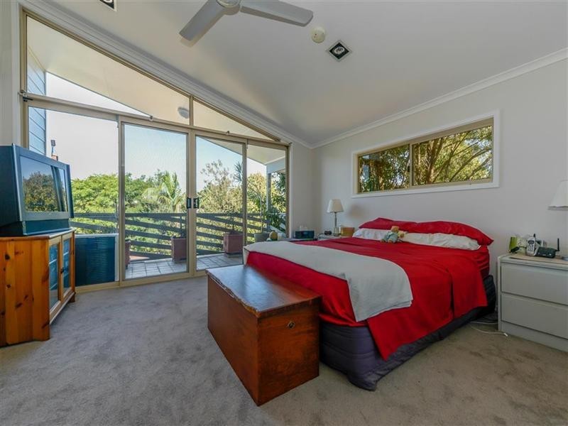8 Dundee Court, Robina QLD 4226