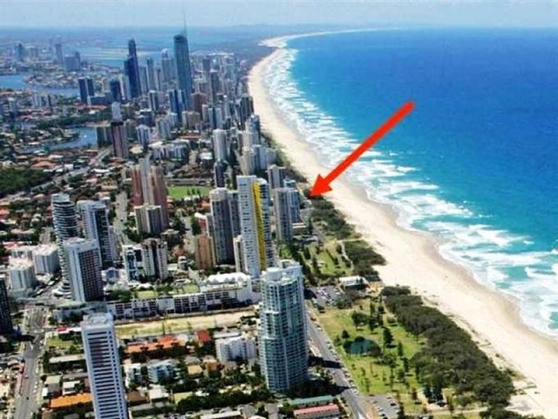 4/136 Old Burleigh Road, Broadbeach QLD 4218