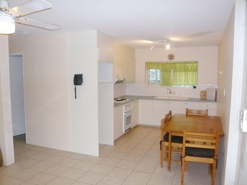 4/136 Old Burleigh Road, Broadbeach QLD 4218