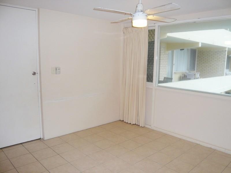 4/136 Old Burleigh Road, Broadbeach QLD 4218