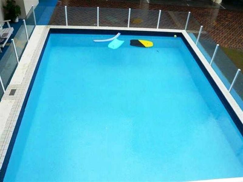 4/136 Old Burleigh Road, Broadbeach QLD 4218