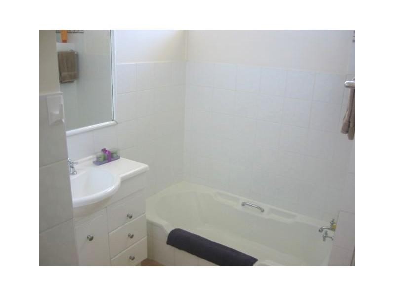 76 Savoy Drive, Broadbeach Waters QLD 4218