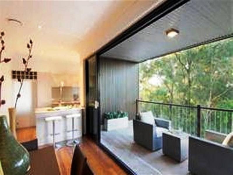 8 Sanctuary Crest Drive, Currumbin QLD 4223