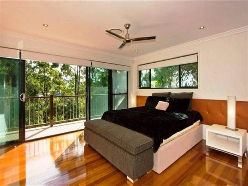 8 Sanctuary Crest Drive, Currumbin QLD 4223