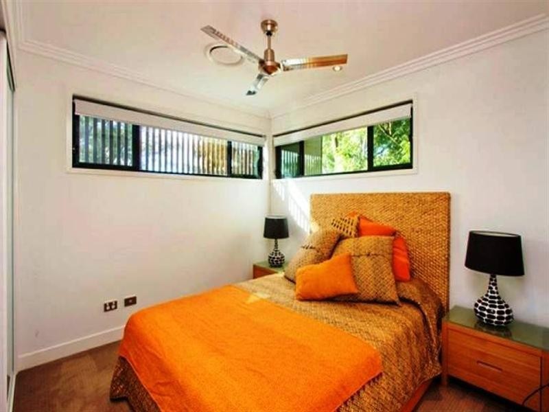 8 Sanctuary Crest Drive, Currumbin QLD 4223