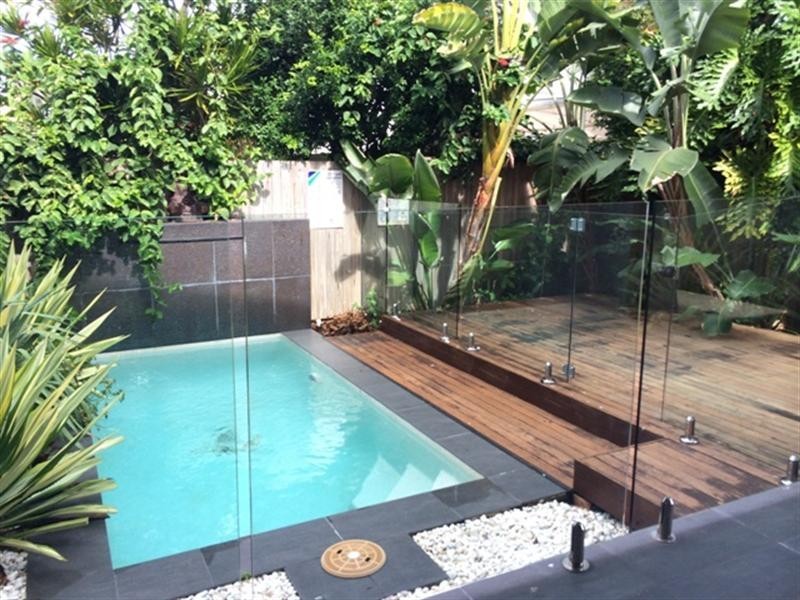 2/8 Bradbrook Street, Benowa QLD 4217