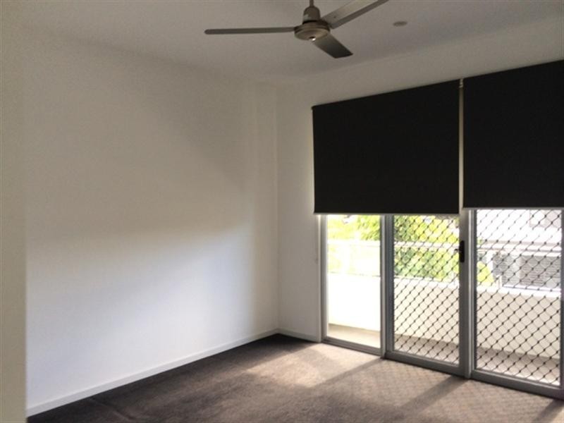 2/8 Bradbrook Street, Benowa QLD 4217