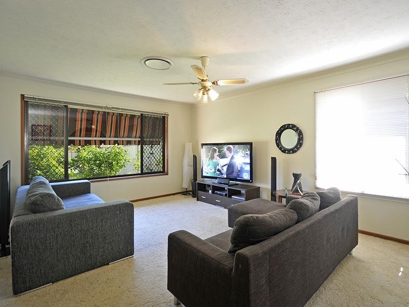 6 Pinon Close, Elanora QLD 4221